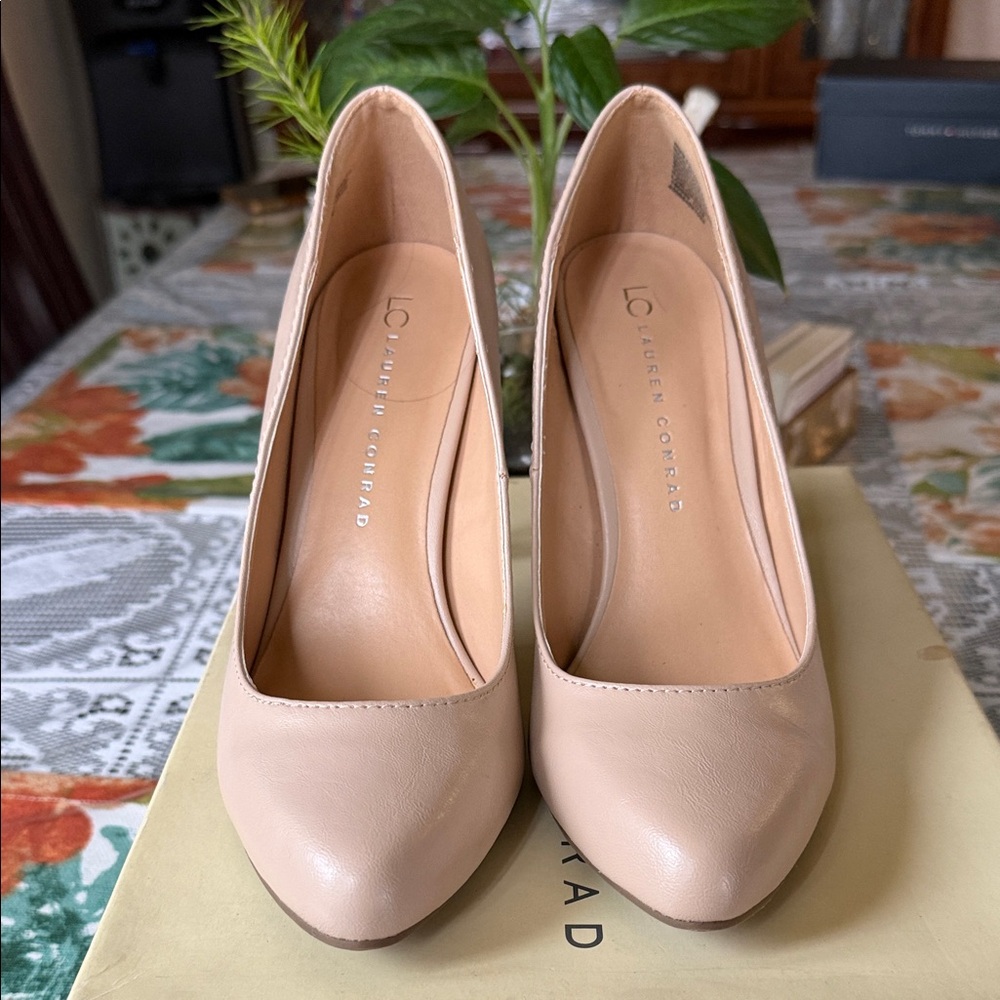 LC Lauren Conrad Women's Tan Heelss women shoes